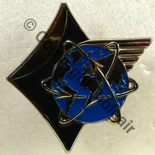 CDT ESPACE A1501 COSMOS 42.542 CENTRE OPS OBSERV MILIT OBJETS SPACIAUX  FIA LYON SIGLE Griffes et butees Dos lisse Src.cartonsenna 65Eur(x2) 